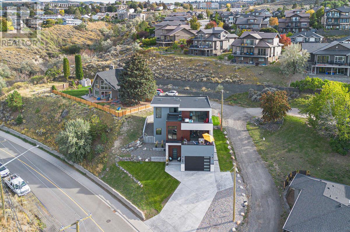 Property at 887 Fernie Road image 2