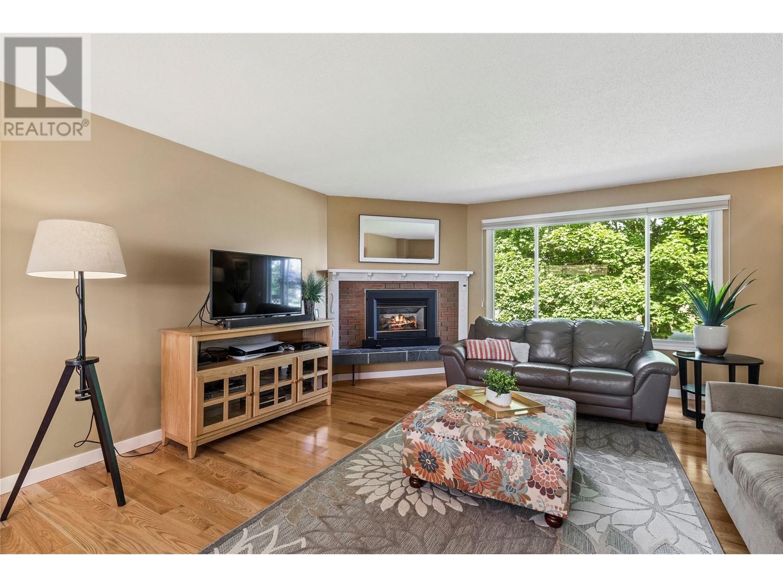 880 28th Street SE Salmon Arm