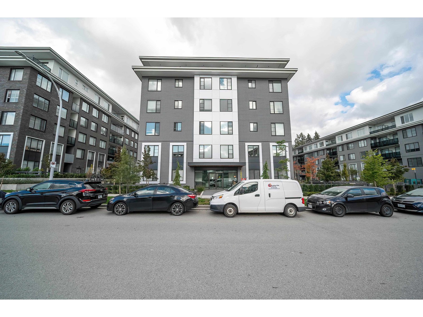 Property at 313 15825 85 AVENUE image 3