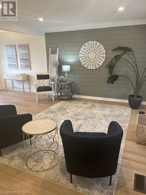 25 Coronation Boulevard, St. Catharines, Ontario  L2S 2V2 - Photo 4 - 40672903