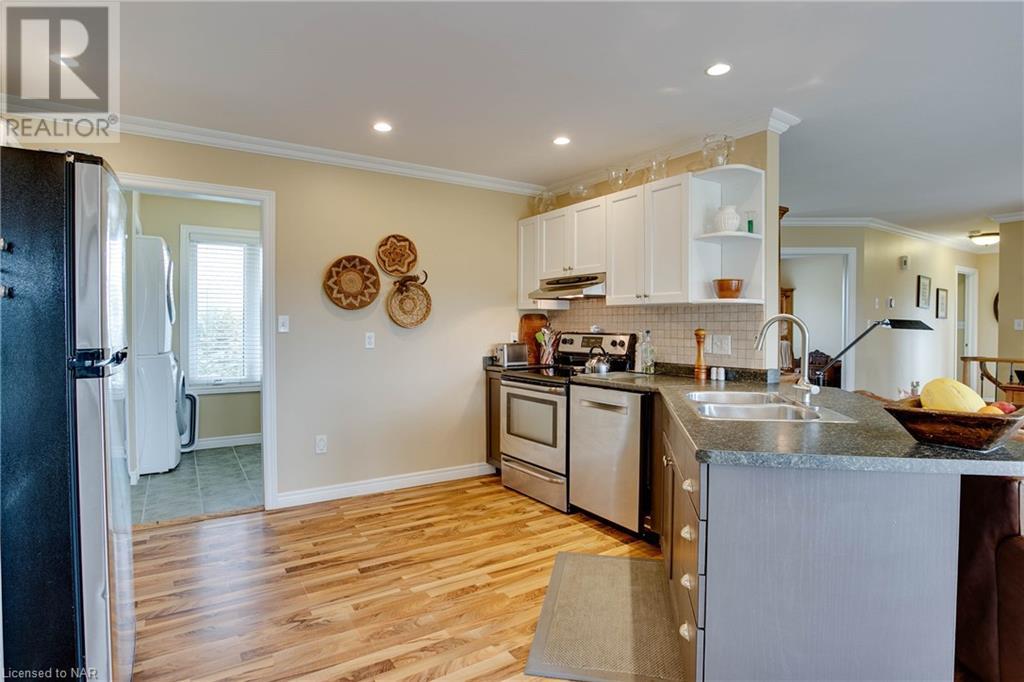 454 Holloway Bay Road S, Sherkston, Ontario  L0S 1R0 - Photo 12 - 40670065