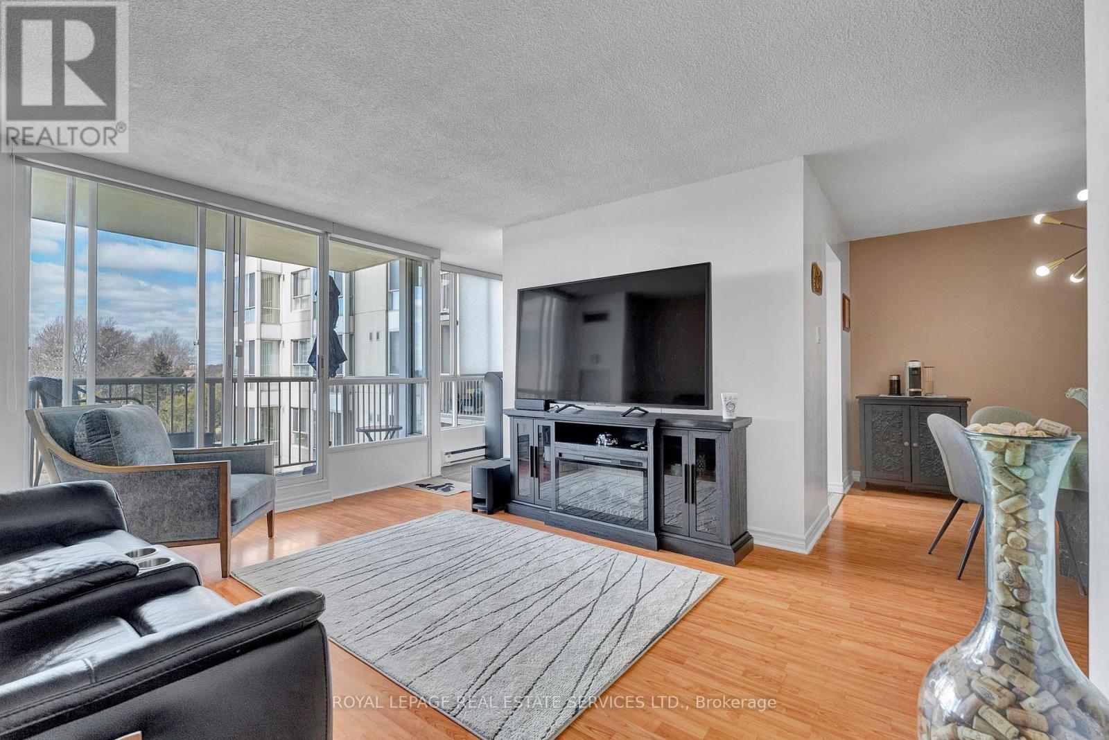 607 - 3077 Weston Road, Toronto, Ontario  M9M 3A1 - Photo 8 - W10405467