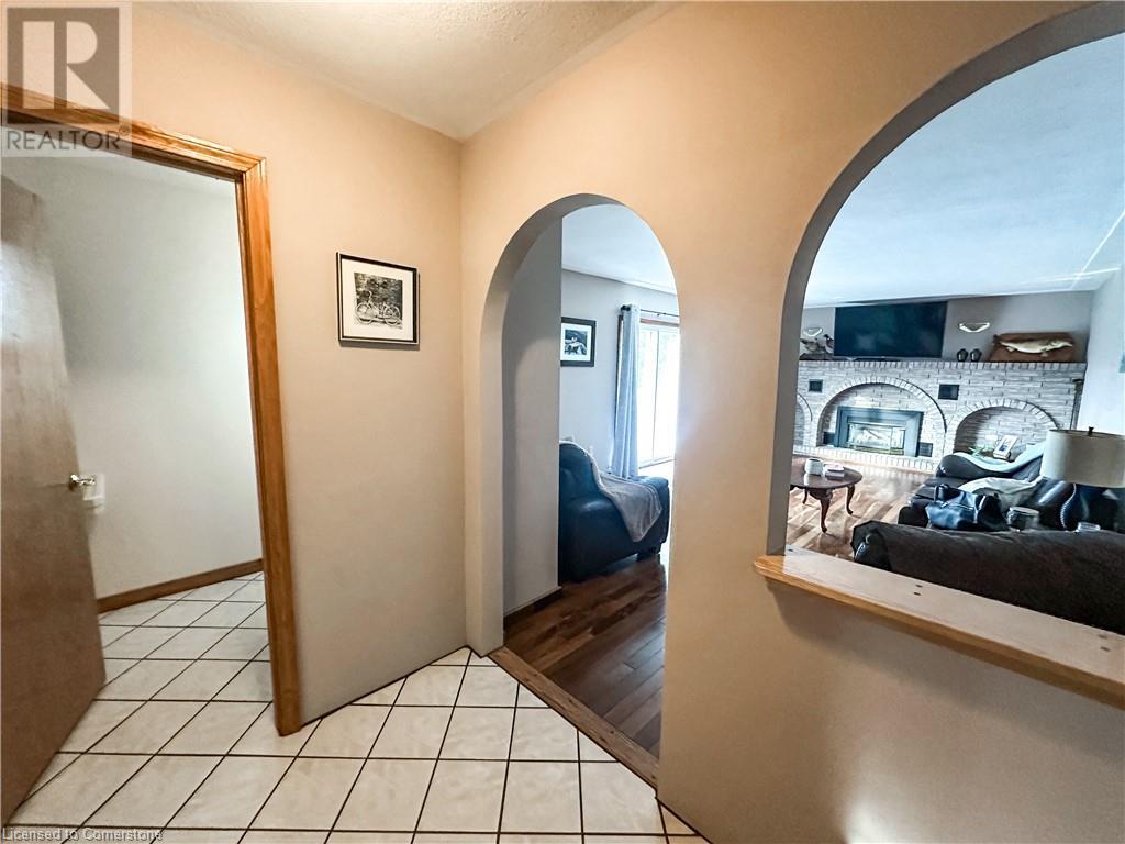 2320 Hendershot Road, Binbrook, Ontario  L0R 1C0 - Photo 11 - 40671870