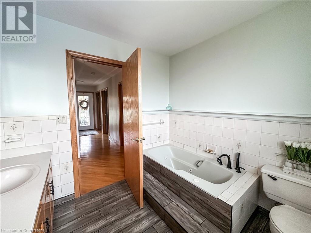 2320 Hendershot Road, Binbrook, Ontario  L0R 1C0 - Photo 16 - 40671870