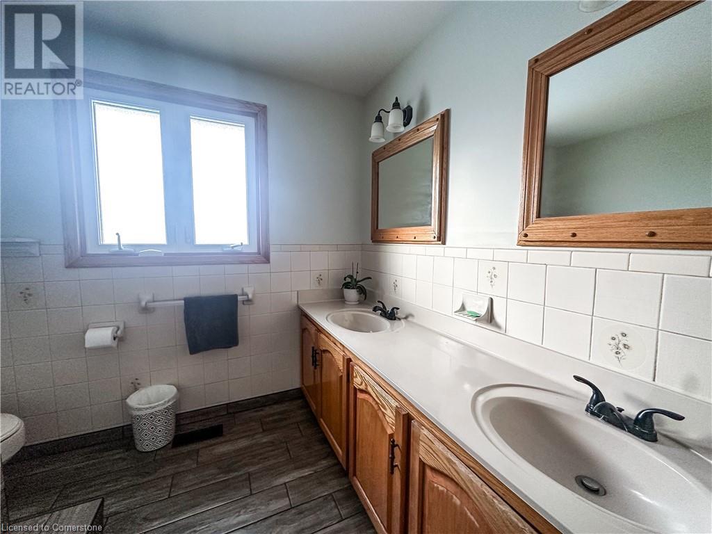 2320 Hendershot Road, Binbrook, Ontario  L0R 1C0 - Photo 15 - 40671870