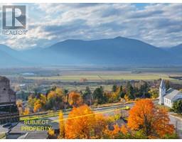 801 VANCOUVER Street, creston, British Columbia