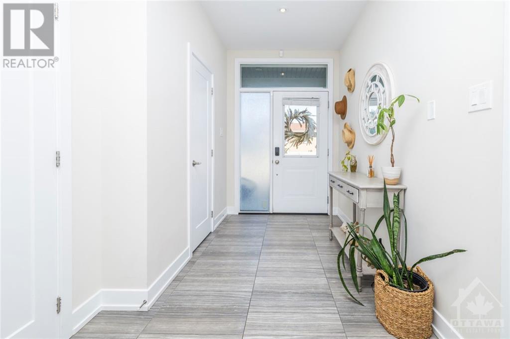 1306 Avenue P Avenue, Ottawa, Ontario  K1G 0B3 - Photo 3 - X10418935