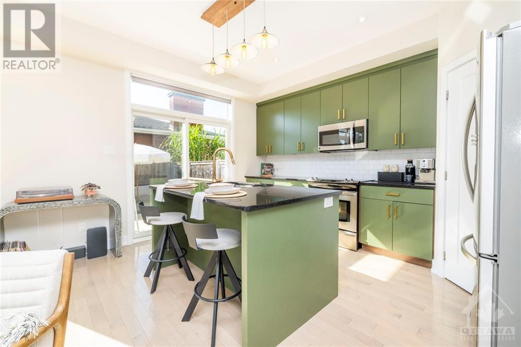 1306 Avenue P Avenue, Ottawa, Ontario  K1G 0B3 - Photo 8 - X10418935