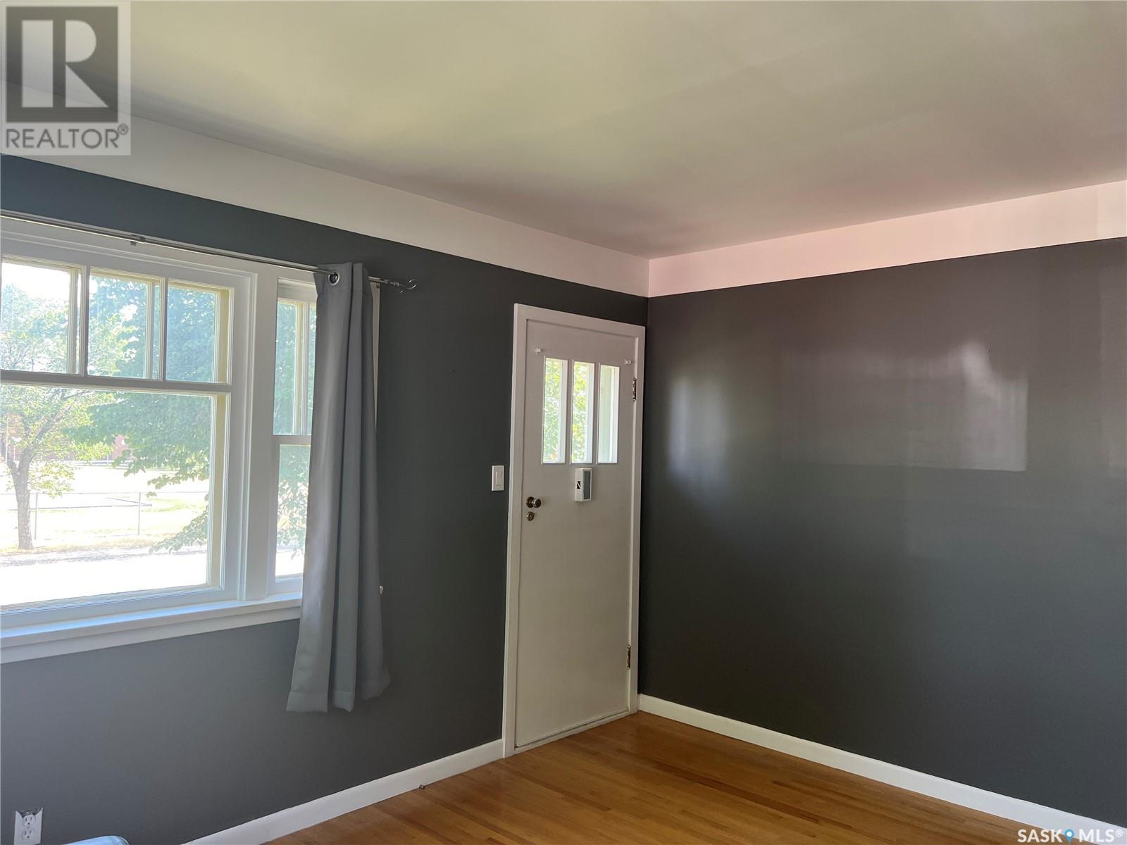 Property at 211 6th AVENUE W image 5