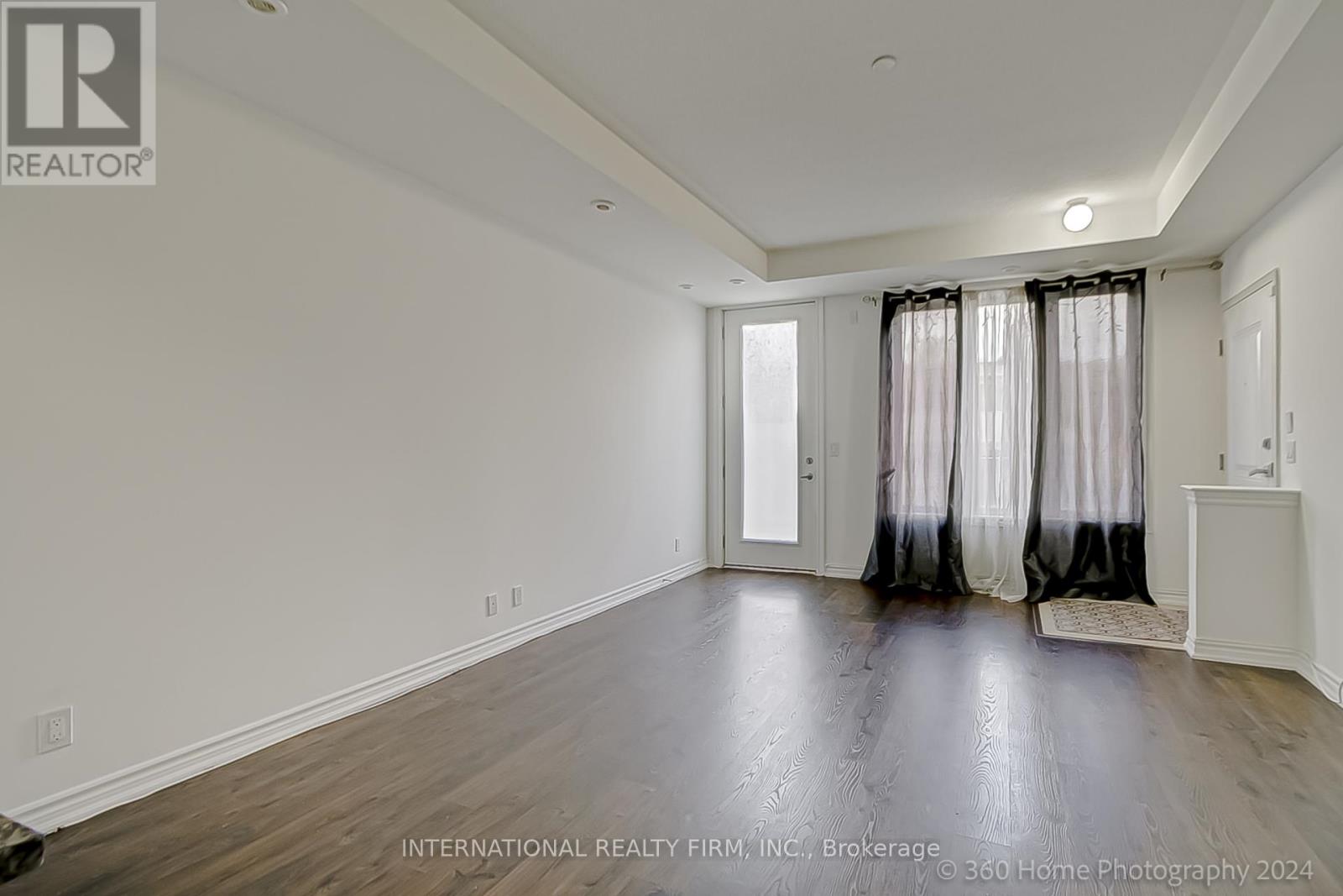 Th9 - 145 Long Branch Avenue, Toronto, Ontario  M8W 0A9 - Photo 13 - W10405970