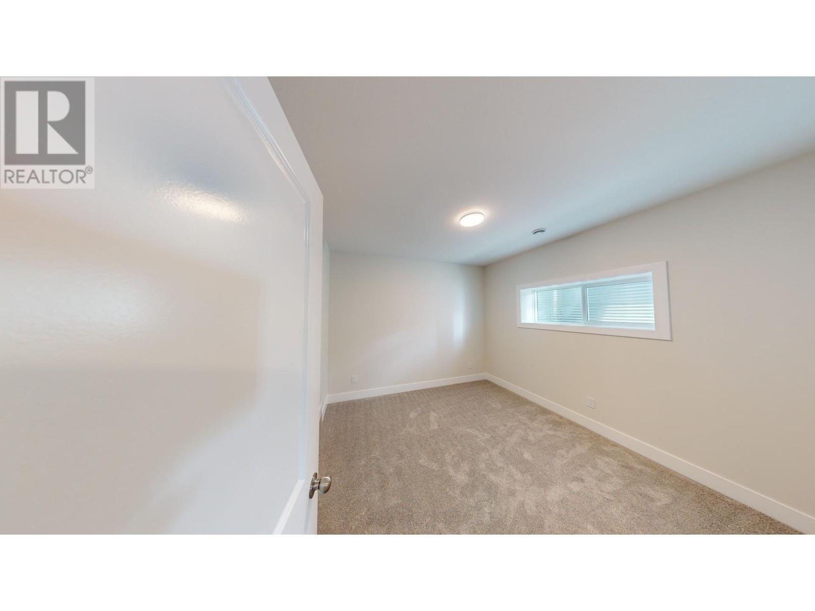 351 LEGACY LOOKOUT Unit# B Cranbrook