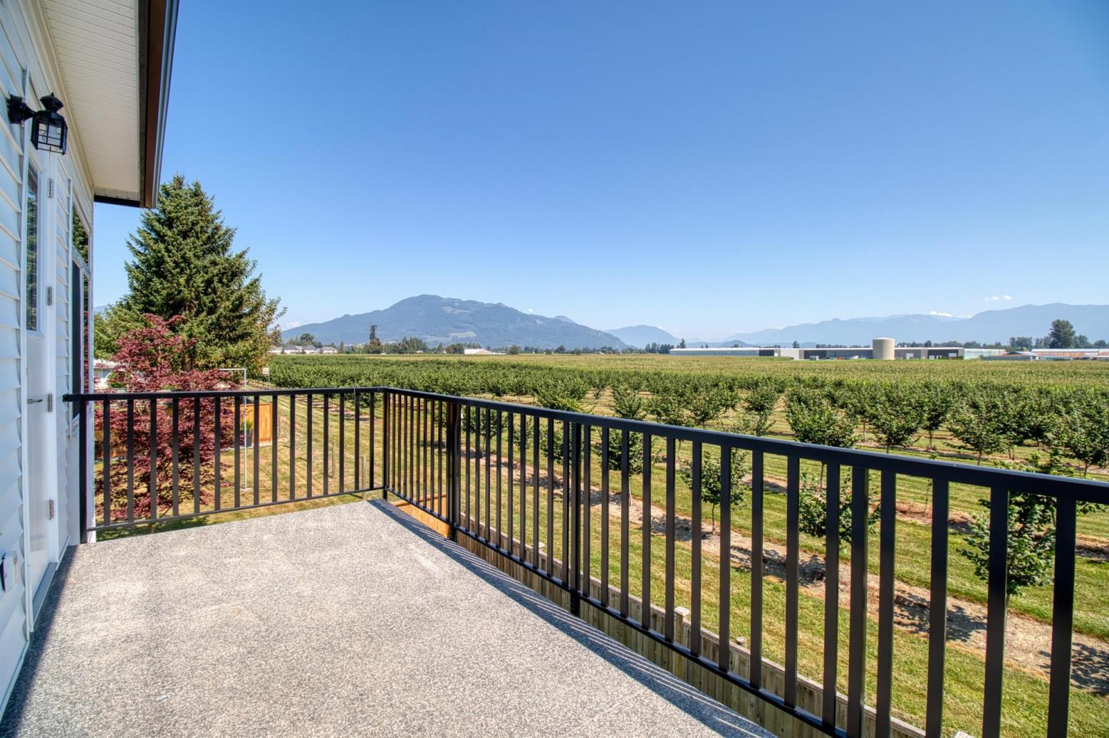 10258 Wedgewood Drive, Chilliwack, British Columbia  V2P 6B9 - Photo 2 - R2941280