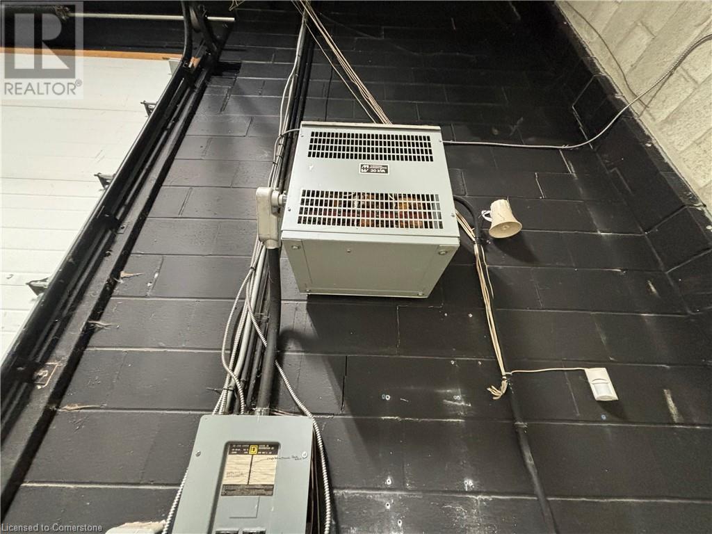 919 Fraser Drive Unit# 1 And 2, Burlington, Ontario  L7L 4X8 - Photo 12 - XH4191921