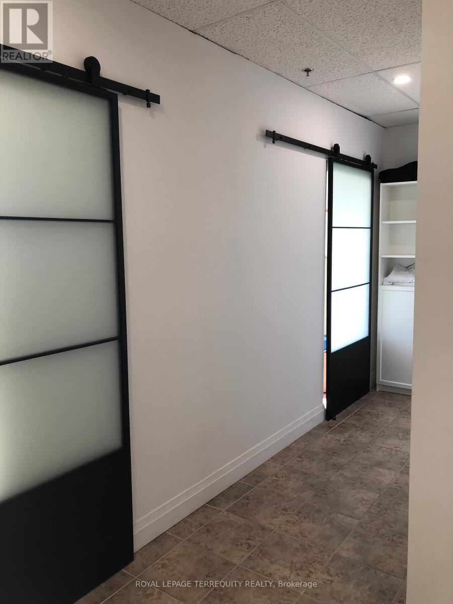 13-202 - 8611 Weston Road, Vaughan, Ontario  L4L 9P1 - Photo 4 - N10406120