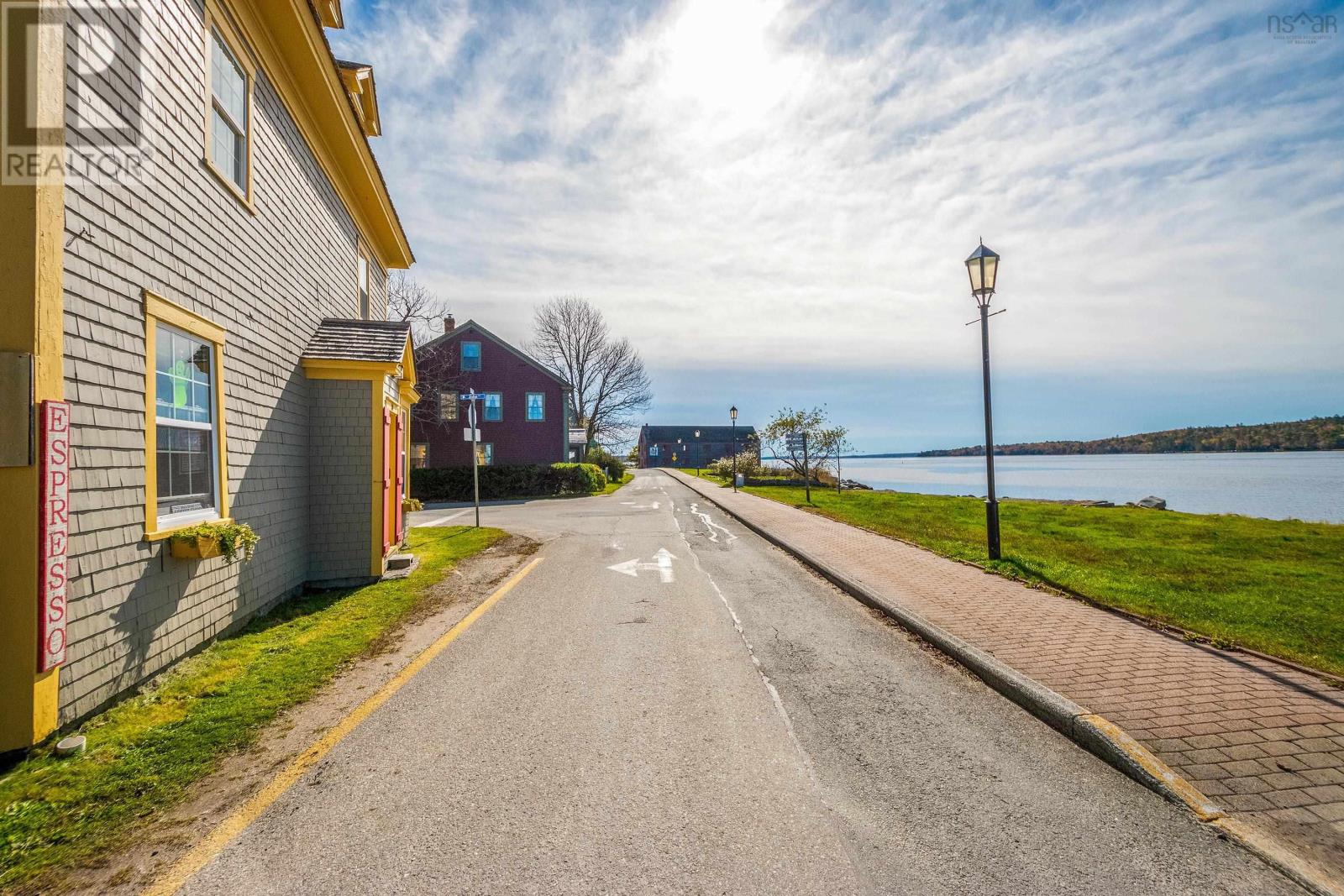 147 Water Street, Shelburne, Nova Scotia  B0T 1W0 - Photo 11 - 202425995