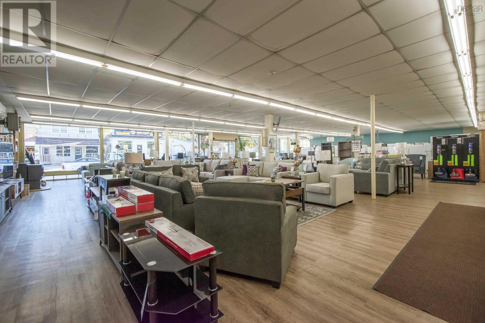 147 Water Street, Shelburne, Nova Scotia  B0T 1W0 - Photo 5 - 202425995