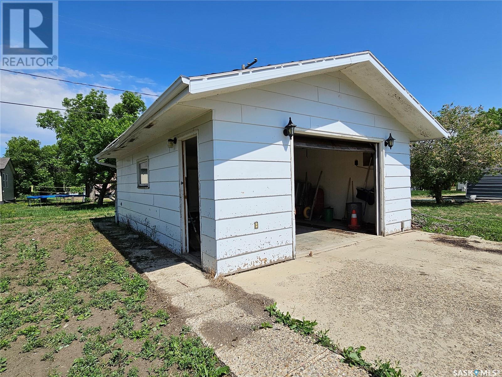 103-107 1st Street N, Cabri, Saskatchewan  S0N 0J0 - Photo 4 - SK987513