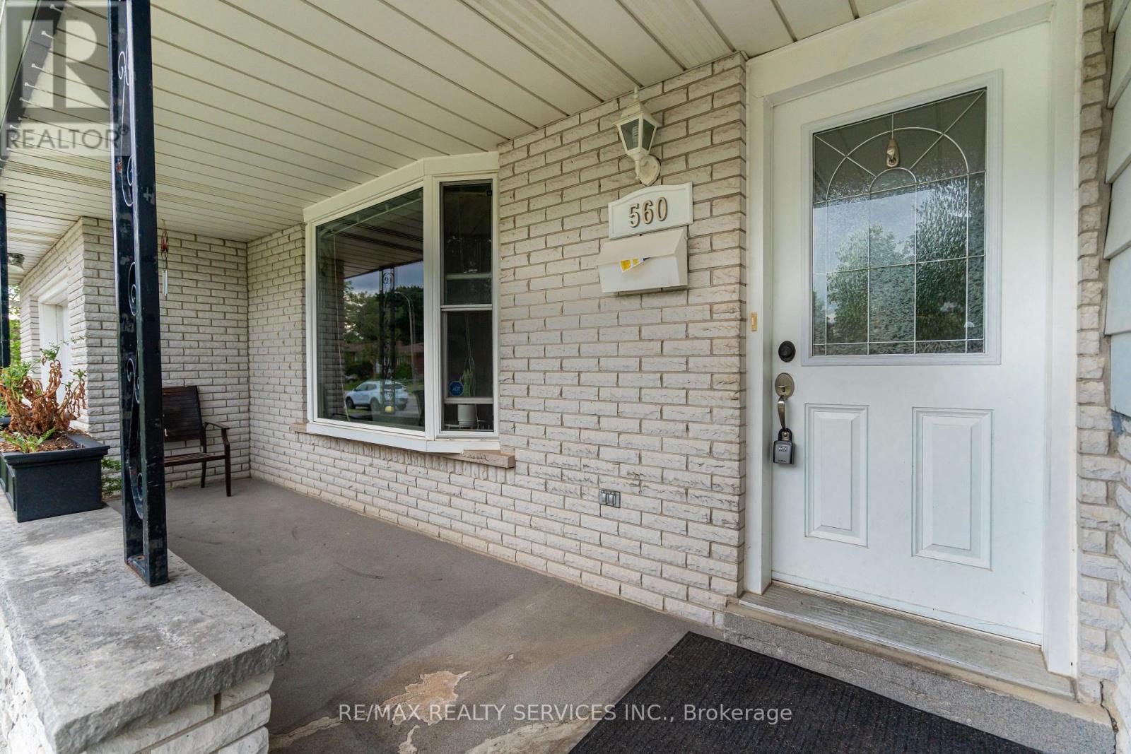 Upper - 560 Highpoint Avenue, Waterloo, Ontario  N2L 4N1 - Photo 6 - X10406482