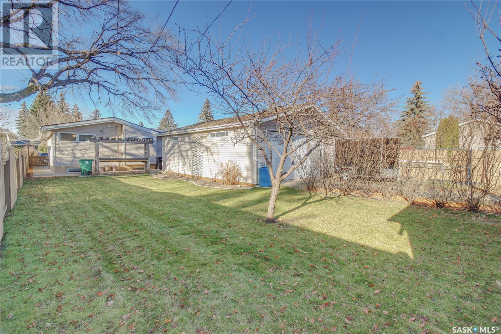 2325 Clarence Avenue S, Saskatoon, Saskatchewan  S7J 1L8 - Photo 40 - SK987512