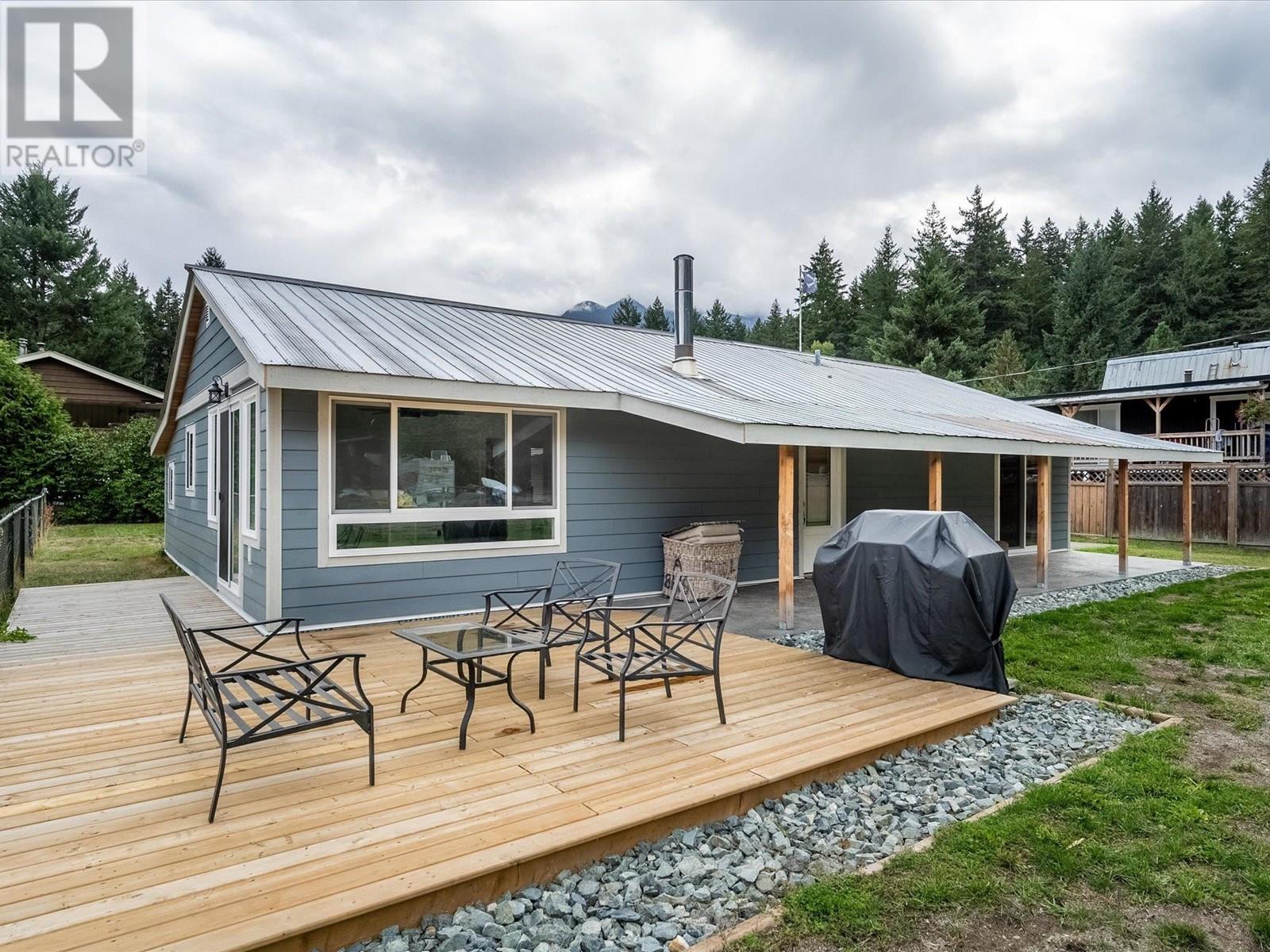 10008 Koocha Road, D'arcy, British Columbia  V0N 1L0 - Photo 2 - R2941449
