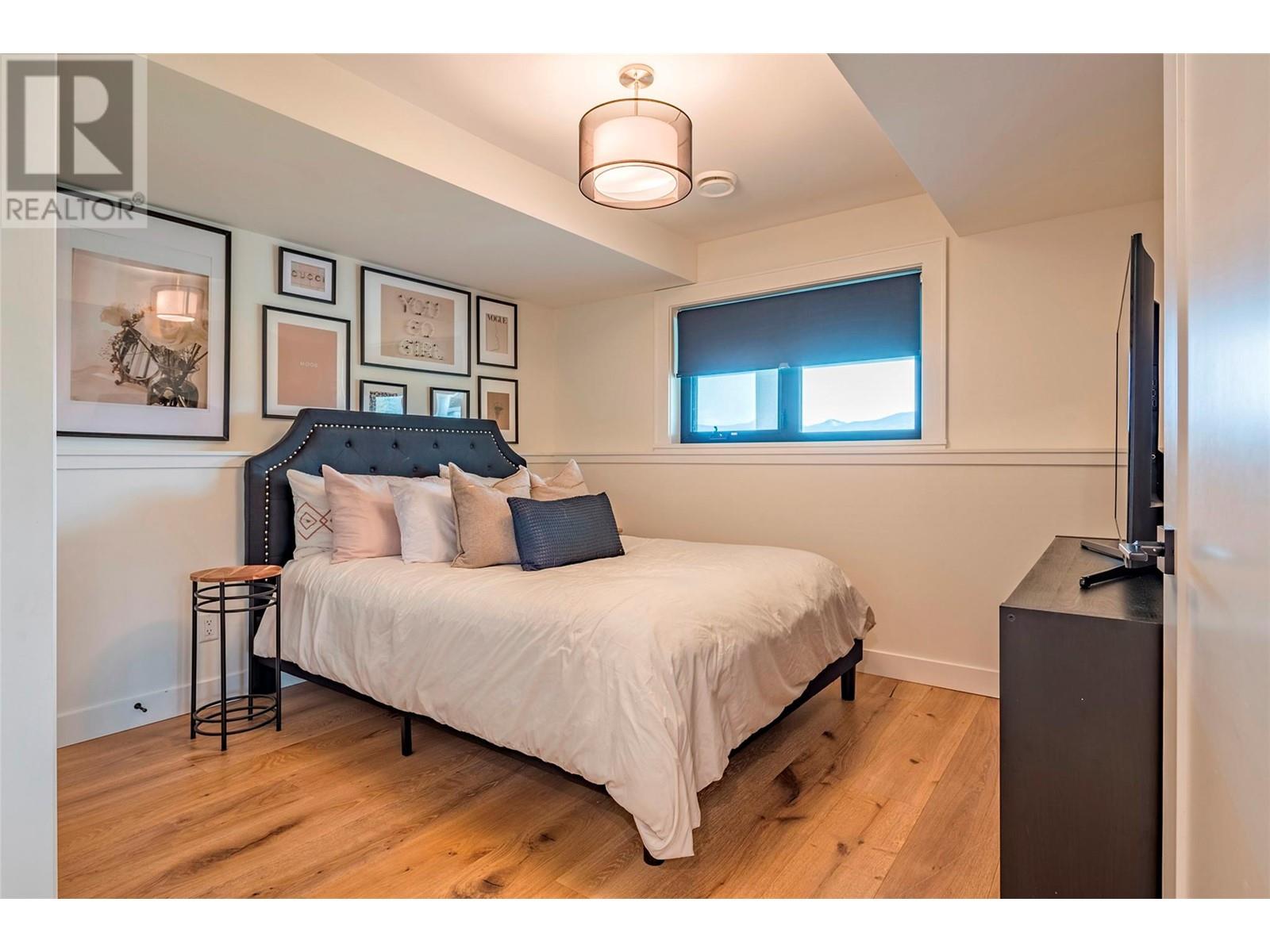 Property at 8590 Harbour Heights Road image 2