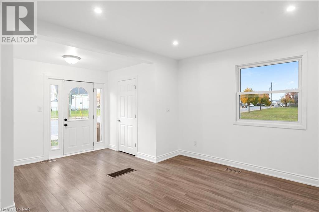 102 Pine Street S, Thorold, Ontario  L2V 3M1 - Photo 3 - 40670699