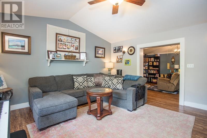 Property at 27201 LOUGHEED HIGHWAY image 3