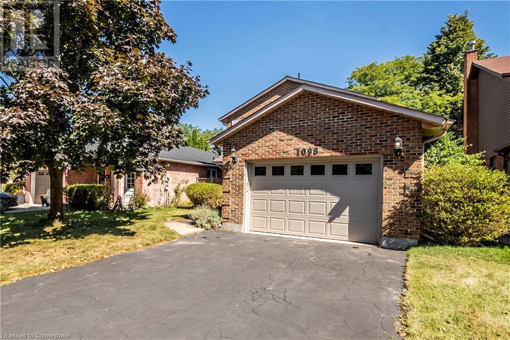 1098 Stephenson Drive, Burlington, Ontario  L7S 2A8 - Photo 3 - 40673107