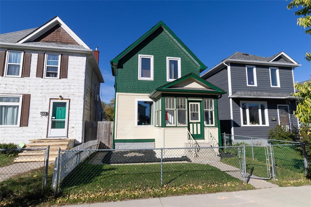 524 Home Street, Winnipeg, Manitoba  R3G 1X7 - Photo 1 - 202425898