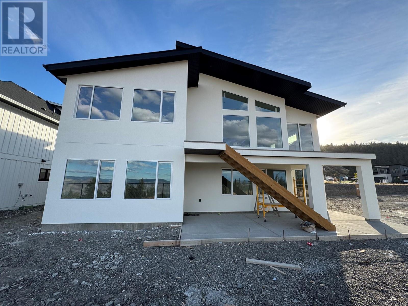 2106 LINFIELD Drive Kamloops