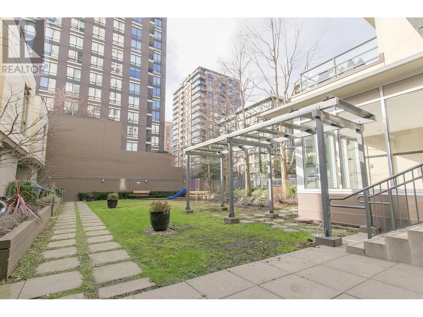 Listing Picture 15 of 17 : 2205 1001 HOMER STREET, Vancouver / 溫哥華 - 魯藝地產 Yvonne Lu Group - MLS Medallion Club Member