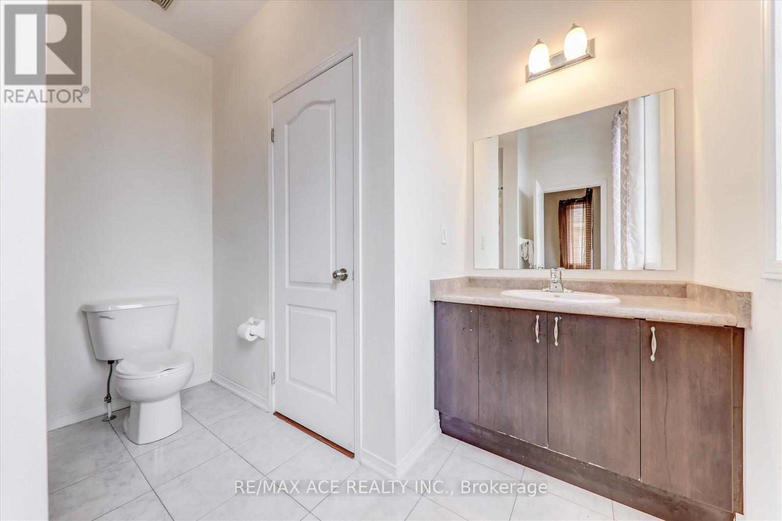 205 South Ocean Drive, Oshawa (Windfields), Ontario  L1L 0K4 - Photo 24 - E10407034