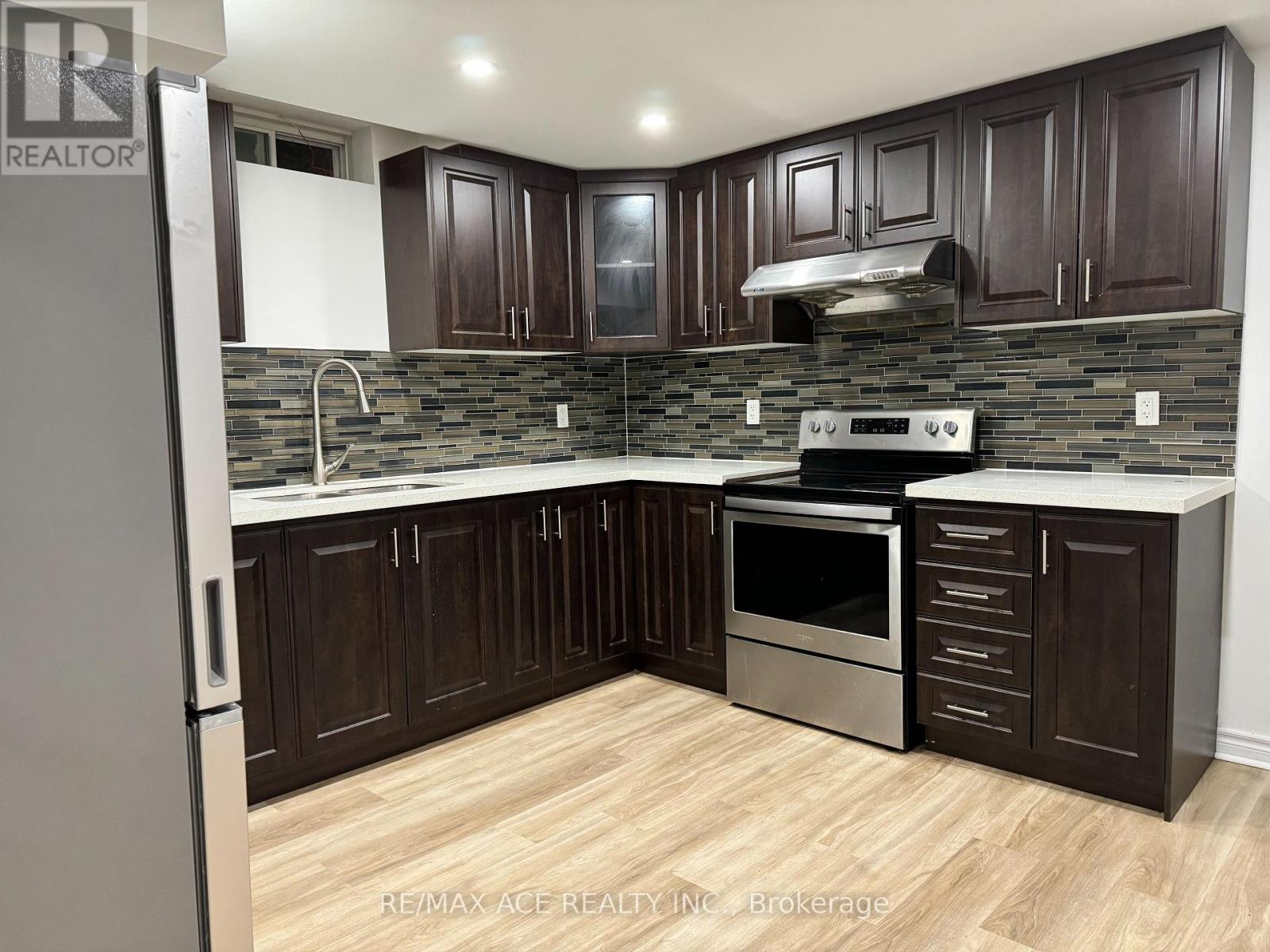 205 South Ocean Drive, Oshawa (Windfields), Ontario  L1L 0K4 - Photo 32 - E10407034