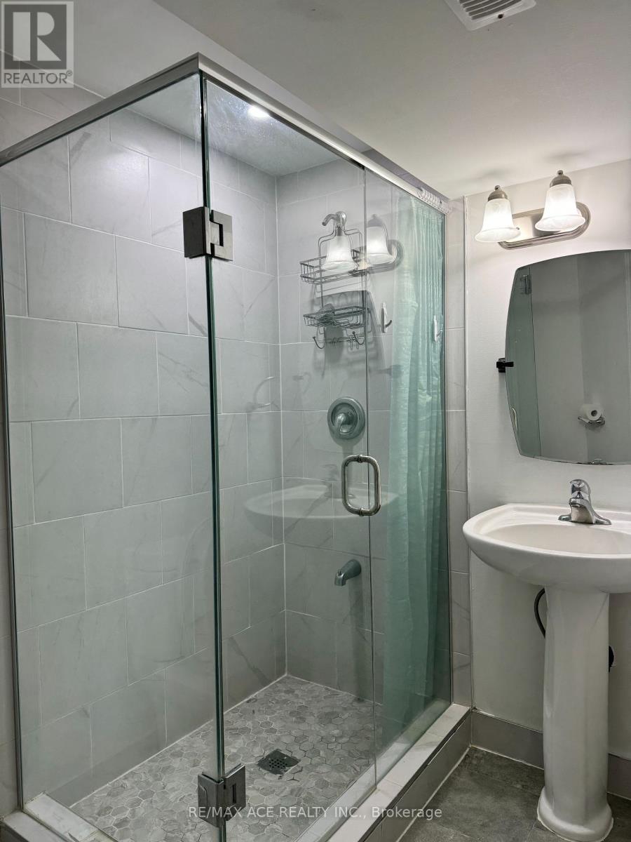 205 South Ocean Drive, Oshawa (Windfields), Ontario  L1L 0K4 - Photo 38 - E10407034