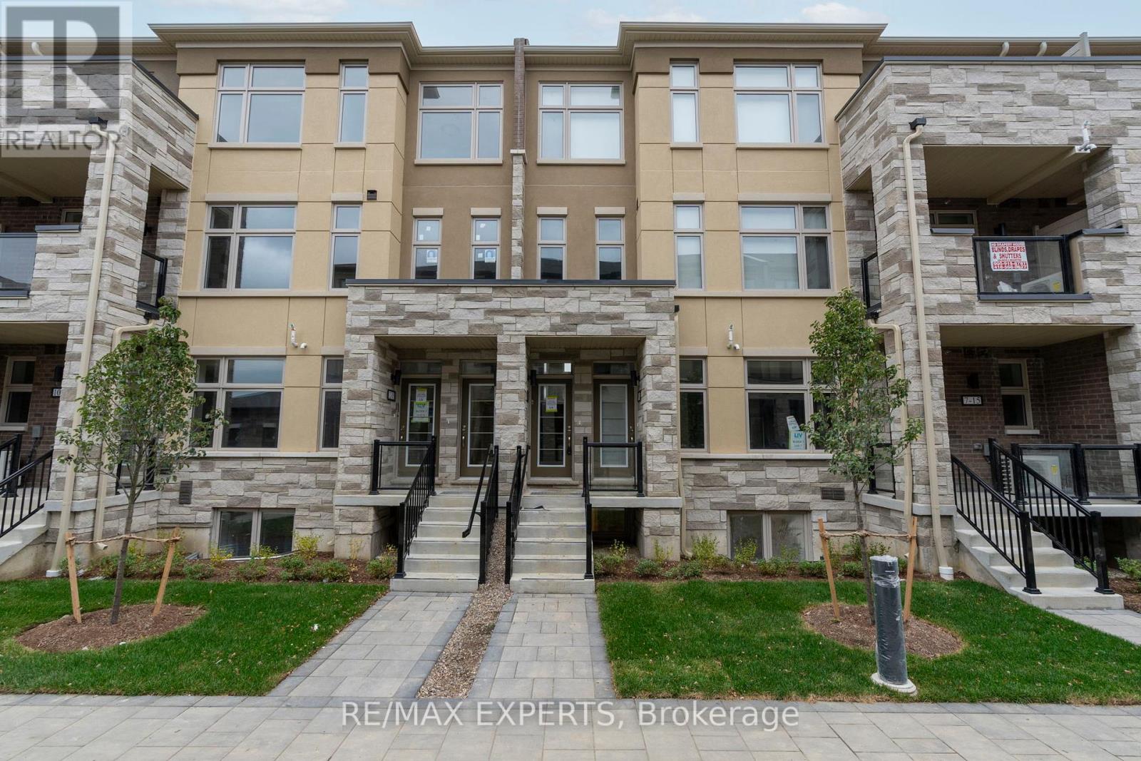 8 - 15 FIELDRIDGE CRESCENT, Brampton, Ontario