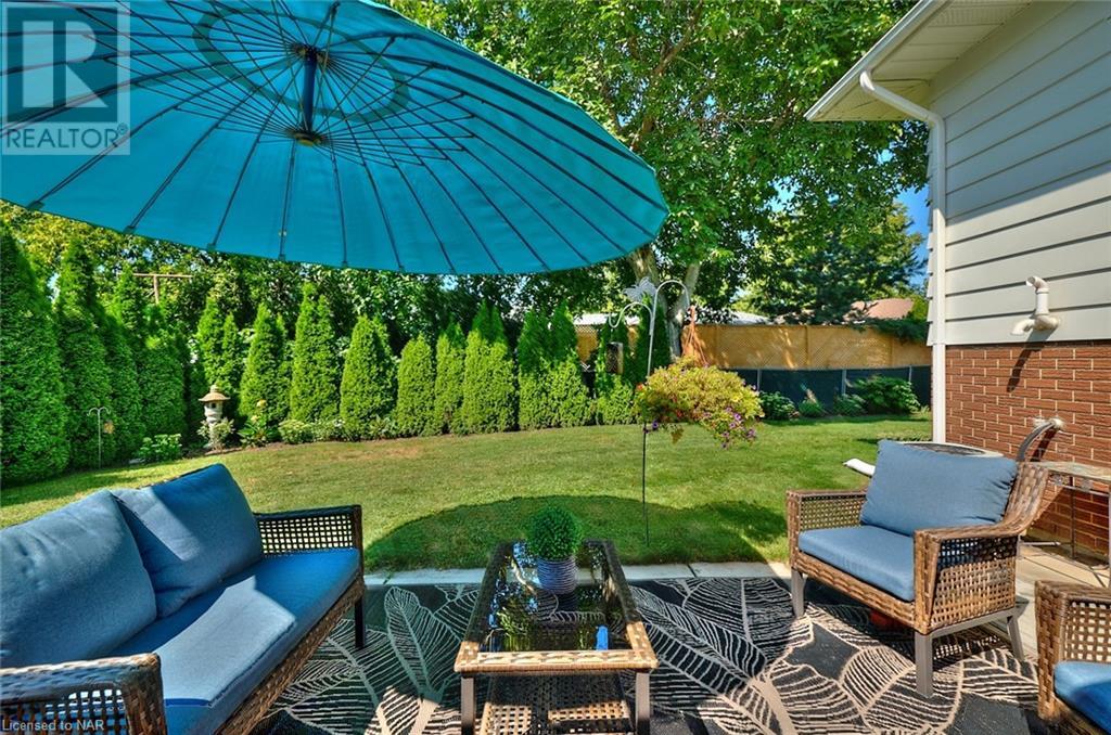 47 Monarch Park Drive, St. Catharines, Ontario  L2M 3Z8 - Photo 3 - 40671649