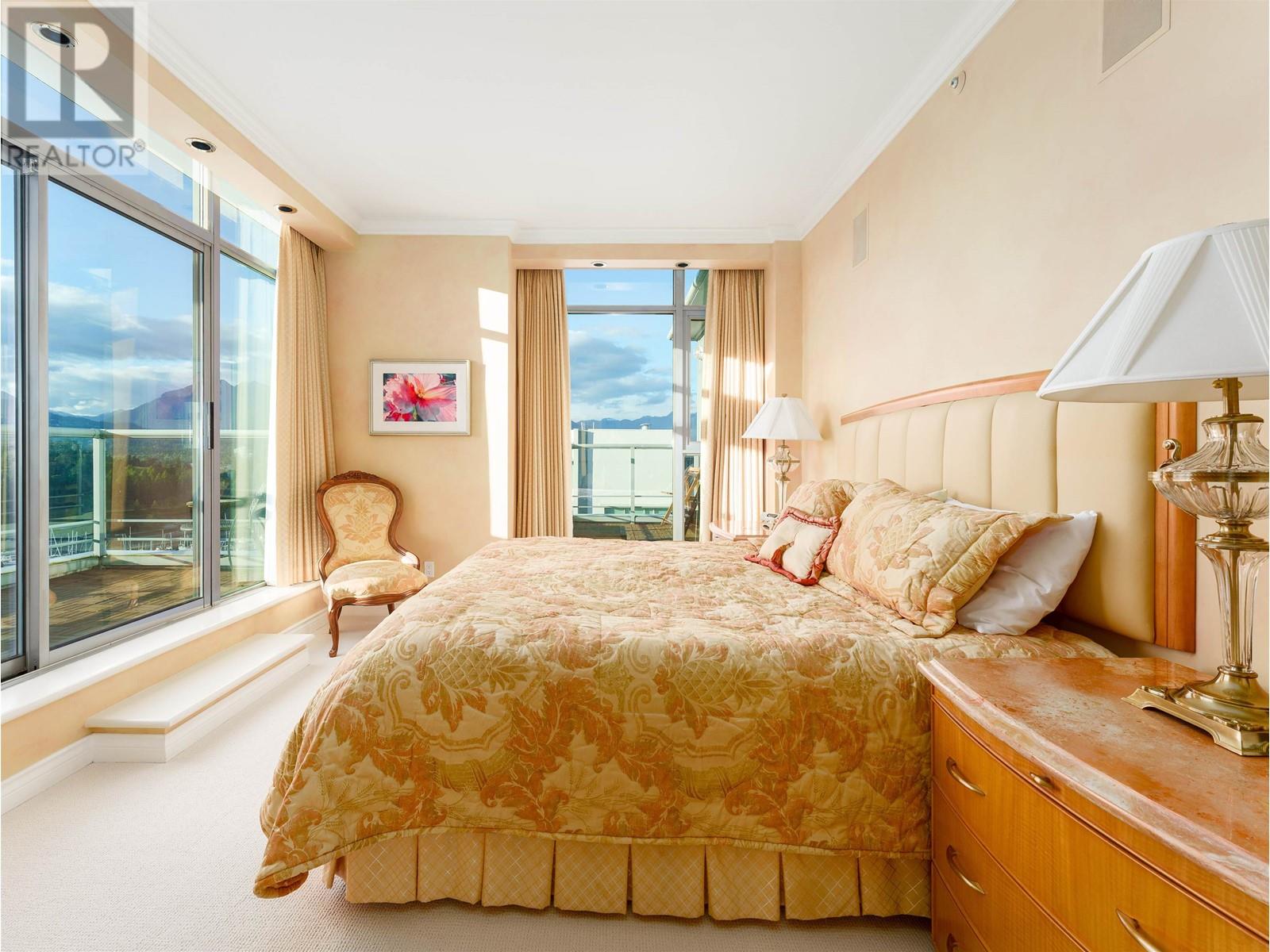 Listing Picture 16 of 40 : PH3 1790 BAYSHORE DRIVE, Vancouver / 溫哥華 - 魯藝地產 Yvonne Lu Group - MLS Medallion Club Member