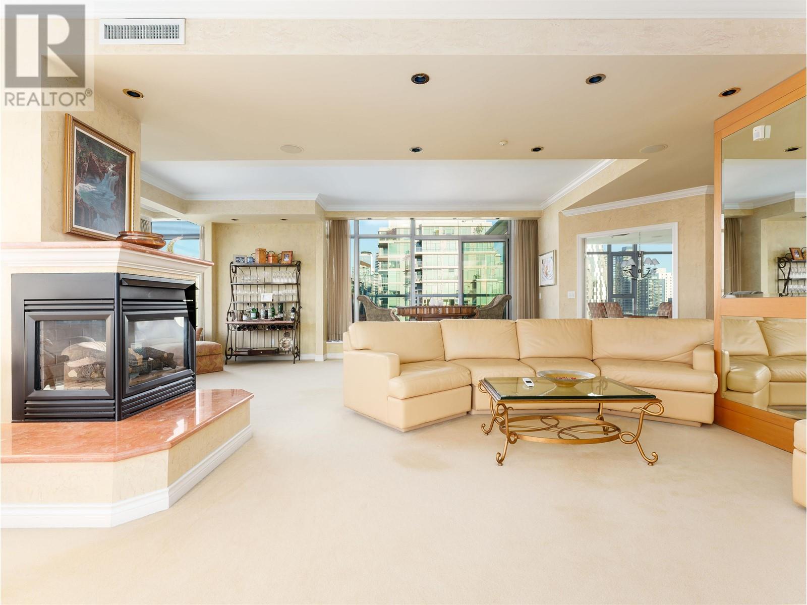 Listing Picture 4 of 40 : PH3 1790 BAYSHORE DRIVE, Vancouver / 溫哥華 - 魯藝地產 Yvonne Lu Group - MLS Medallion Club Member