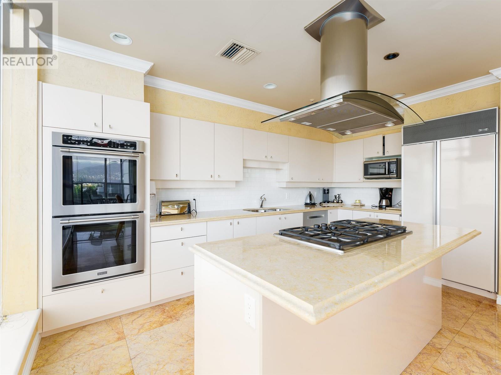 Listing Picture 9 of 40 : PH3 1790 BAYSHORE DRIVE, Vancouver / 溫哥華 - 魯藝地產 Yvonne Lu Group - MLS Medallion Club Member