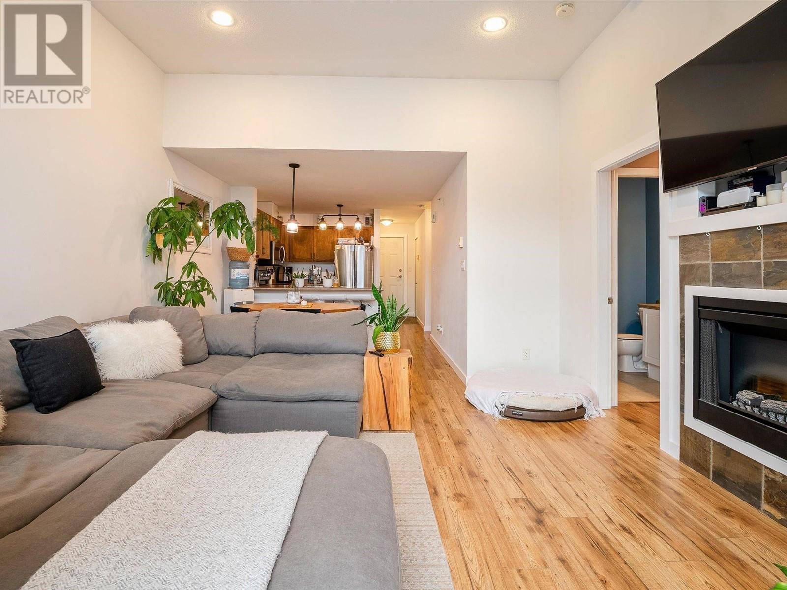 301 7331 Arbutus Street, Pemberton, British Columbia V0N 2L1 - Photo 11 - R2941732