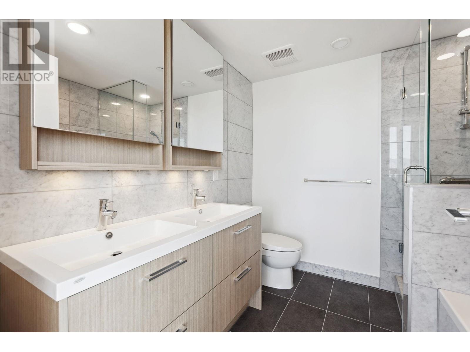 Listing Picture 20 of 40 : 1607 5580 NO. 3 ROAD, Richmond / 烈治文 - 魯藝地產 Yvonne Lu Group - MLS Medallion Club Member