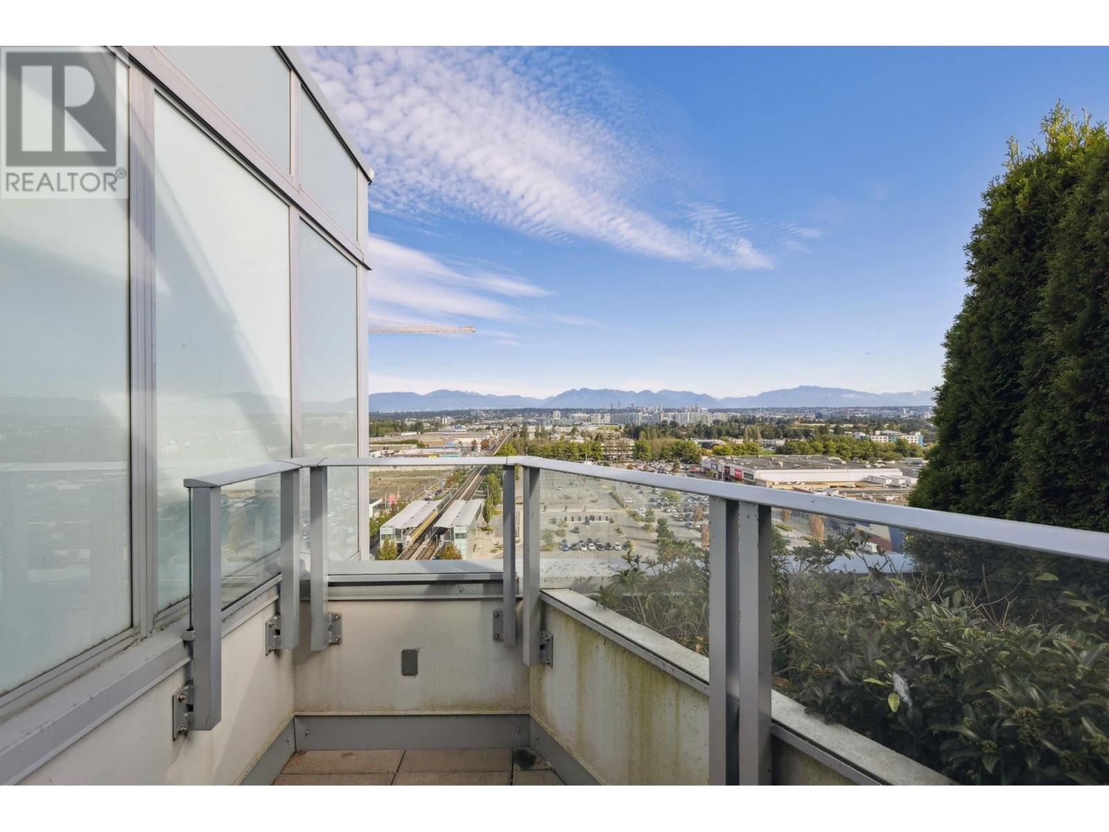 Listing Picture 29 of 40 : 1607 5580 NO. 3 ROAD, Richmond / 烈治文 - 魯藝地產 Yvonne Lu Group - MLS Medallion Club Member