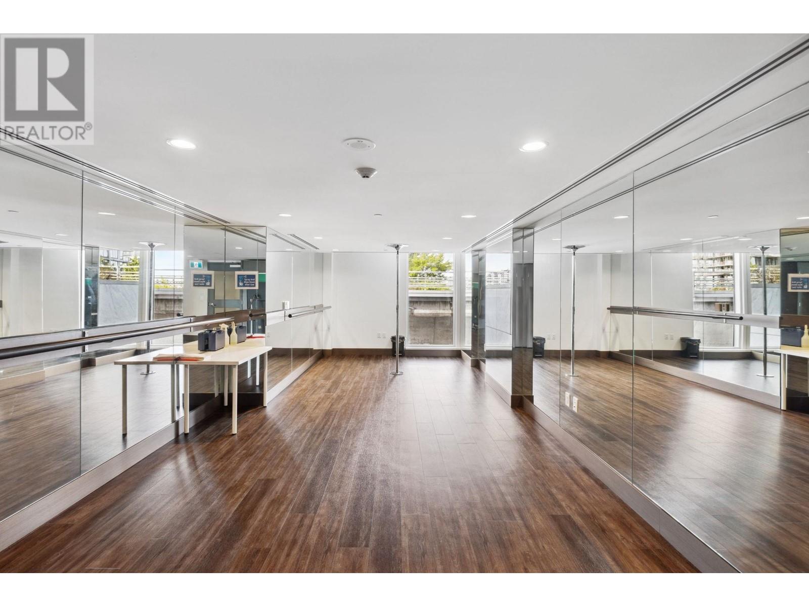 Listing Picture 38 of 40 : 1607 5580 NO. 3 ROAD, Richmond / 烈治文 - 魯藝地產 Yvonne Lu Group - MLS Medallion Club Member