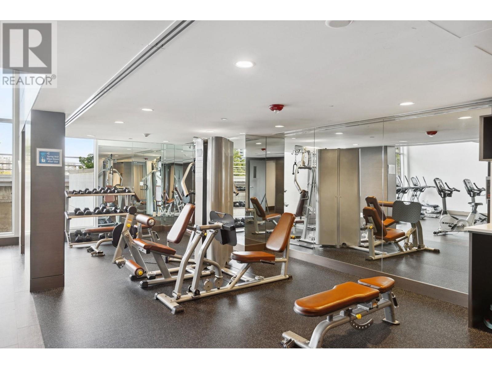 Listing Picture 39 of 40 : 1607 5580 NO. 3 ROAD, Richmond / 烈治文 - 魯藝地產 Yvonne Lu Group - MLS Medallion Club Member