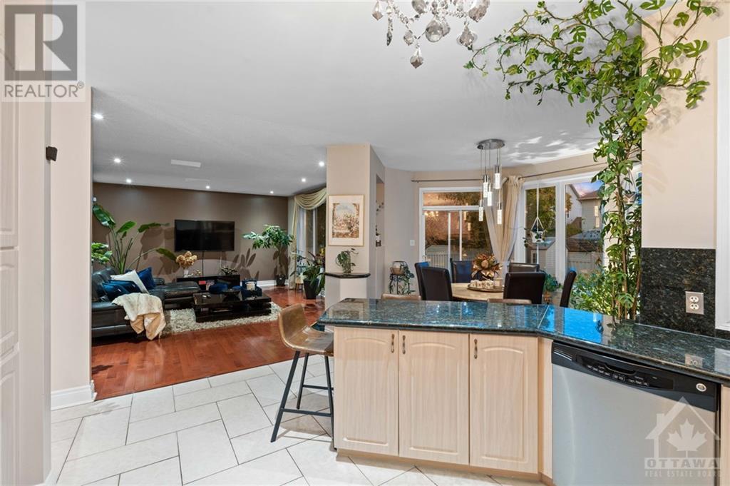33 Valencia StreetOttawa, Ontario  K2G 6T1 - Photo 6 - X10411057