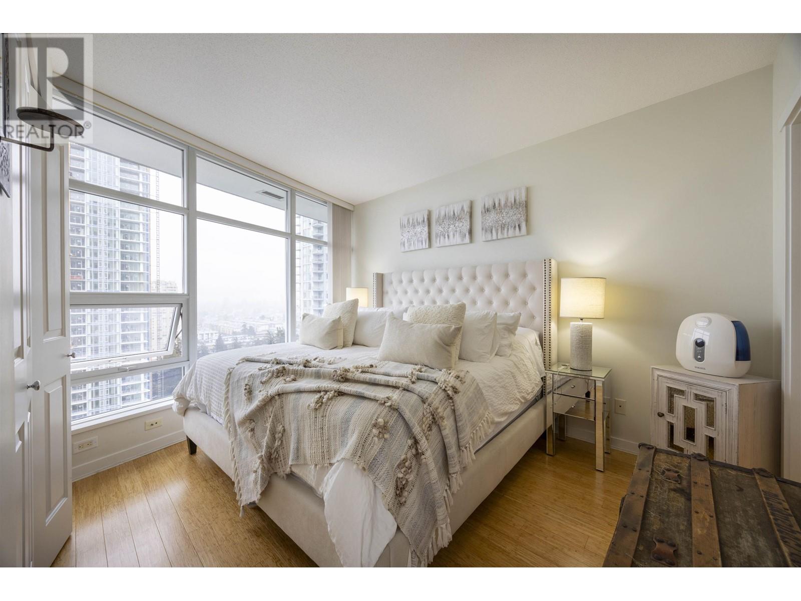 Listing Picture 12 of 28 : 2503 4880 BENNETT STREET, Burnaby / 本拿比 - 魯藝地產 Yvonne Lu Group - MLS Medallion Club Member