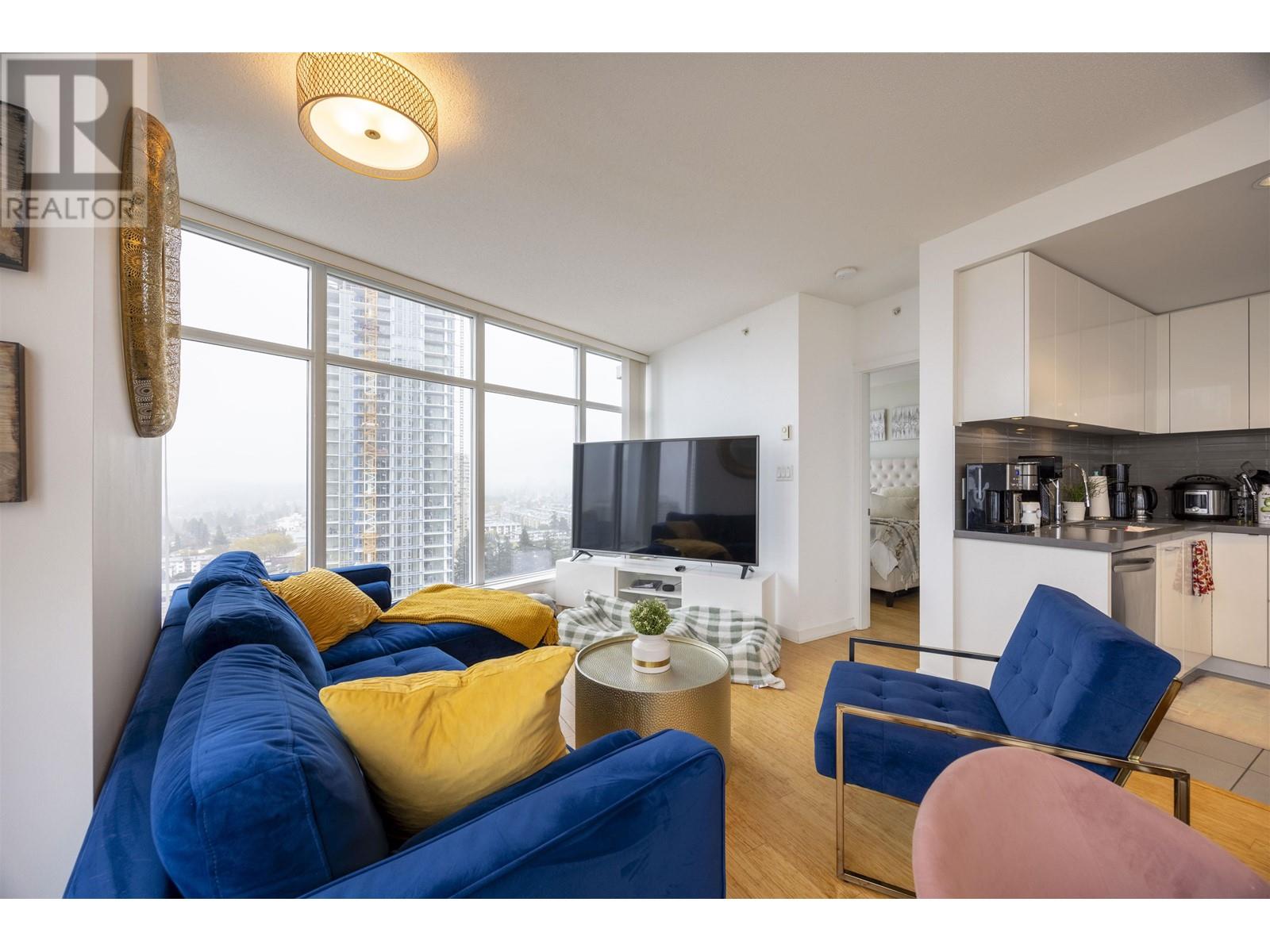 Listing Picture 7 of 28 : 2503 4880 BENNETT STREET, Burnaby / 本拿比 - 魯藝地產 Yvonne Lu Group - MLS Medallion Club Member