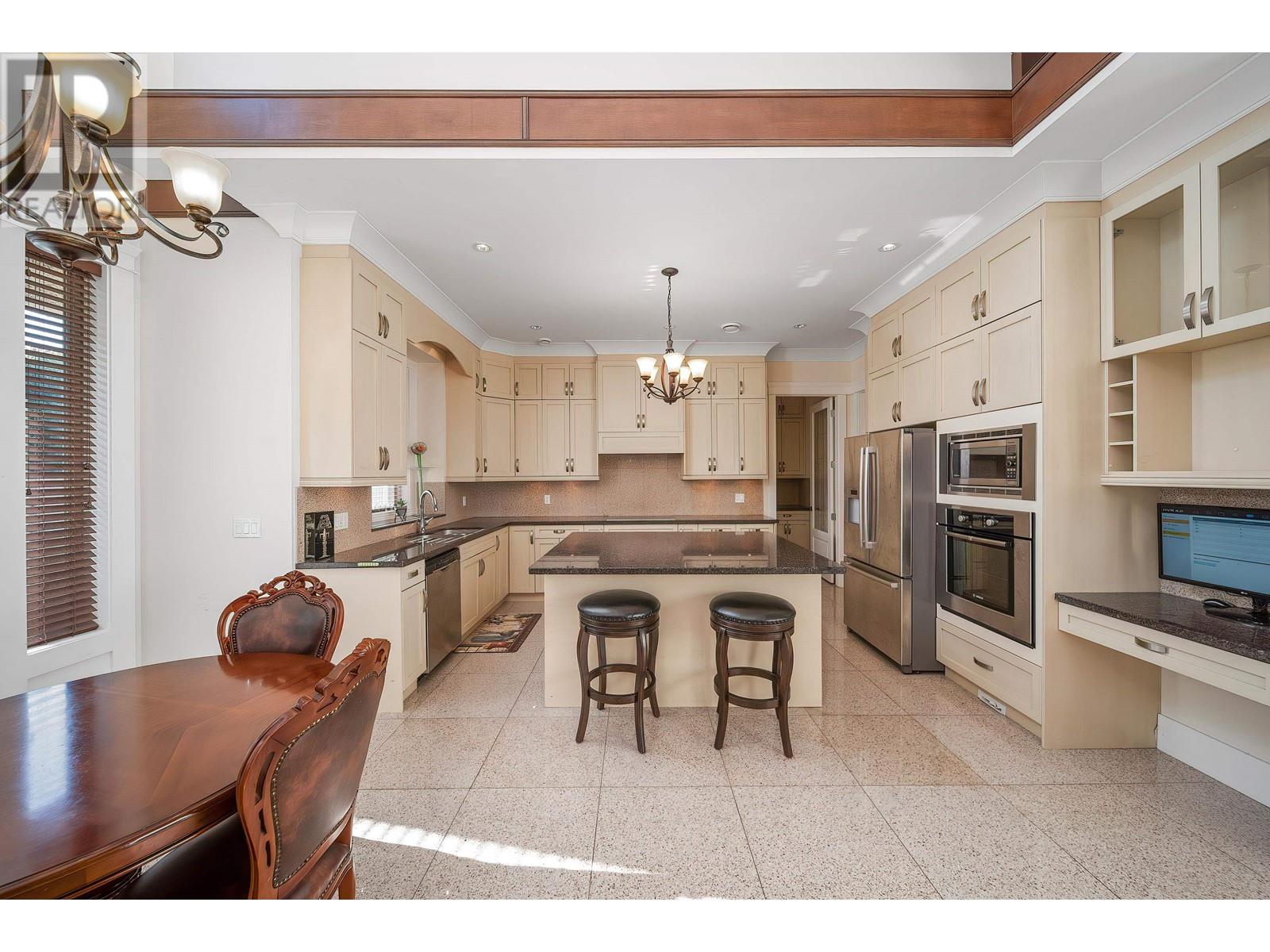 Listing Picture 12 of 29 : 9660 SAUNDERS ROAD, Richmond / 烈治文 - 魯藝地產 Yvonne Lu Group - MLS Medallion Club Member