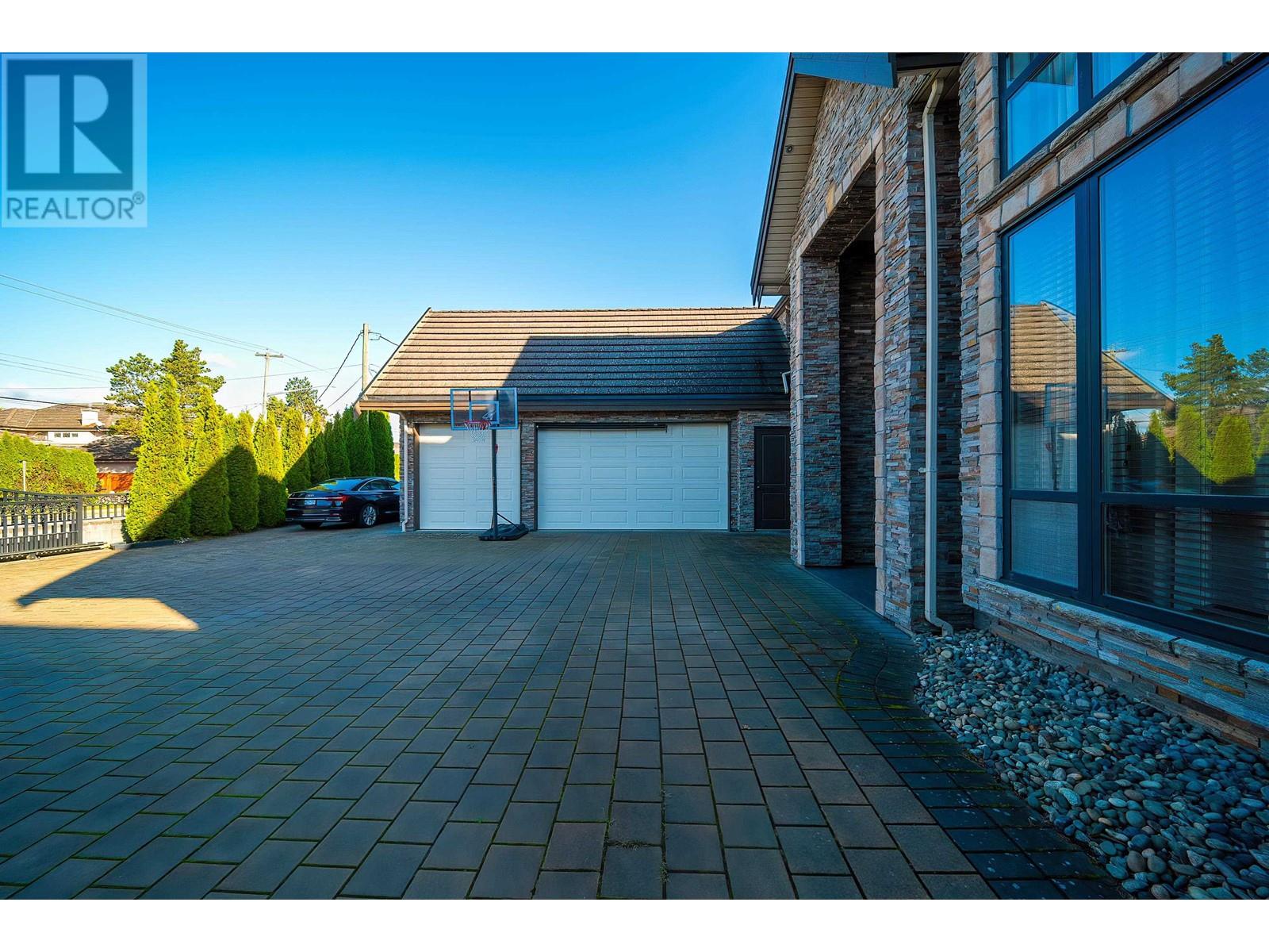 Listing Picture 4 of 29 : 9660 SAUNDERS ROAD, Richmond / 烈治文 - 魯藝地產 Yvonne Lu Group - MLS Medallion Club Member