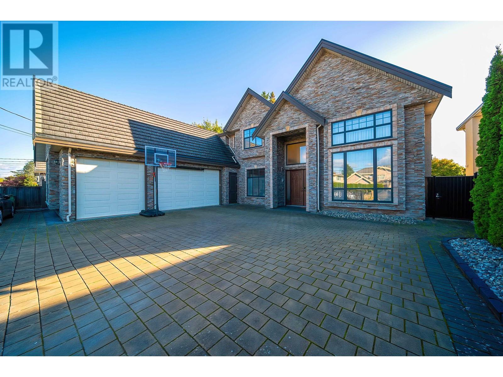 Listing Picture 3 of 29 : 9660 SAUNDERS ROAD, Richmond / 烈治文 - 魯藝地產 Yvonne Lu Group - MLS Medallion Club Member